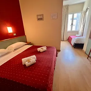 https://hotel-villa-tina.emilia-romagnahotels.net